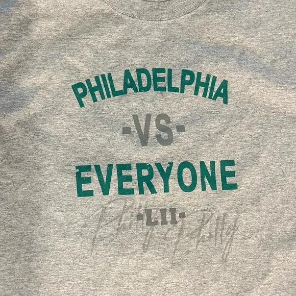 Philadelphia Eagles ‘Philly vs Everyone’ T-Shirt- Sz Med - Picture 2 of 3
